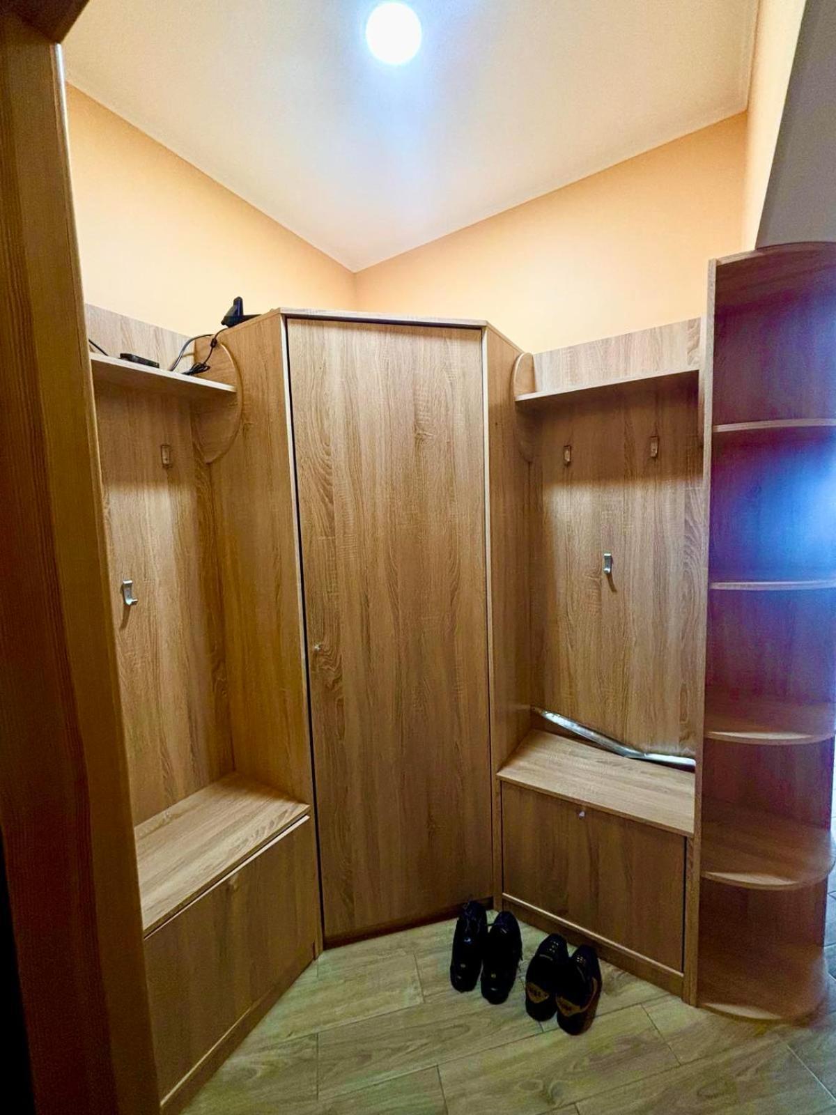 Kvartira Vozle Metro Darnitca Kiev Exterior foto